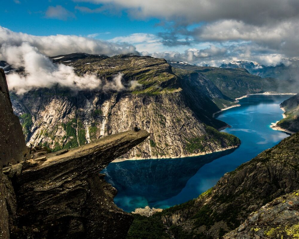 Utforska naturens mystik med kartans hjälp - Bild.