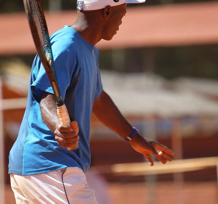 Padelns tillväxt och sociala charm - Bild.